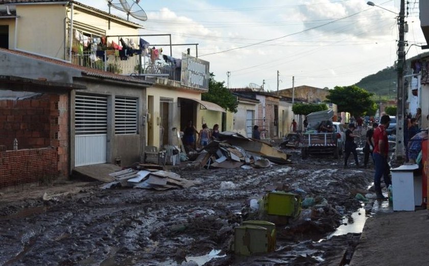 Defesa Civil alerta para risco de terceira enchente em Santana do Ipanema
