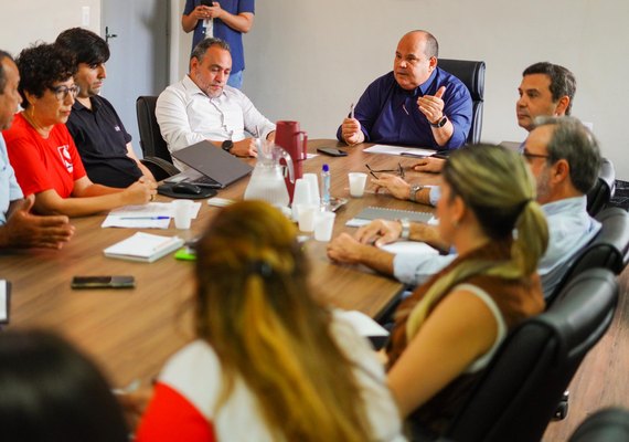 Secretário de Saúde se reúne com sindicalistas para tratar sobre melhorias para os servidores