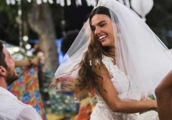 'A Força do Querer': Zeca flagra Ritinha com Ruy após casamento e atira nos dois