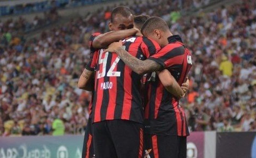 Atlético-PR empata com Fluminense e lamenta ter deixado vitória escapar