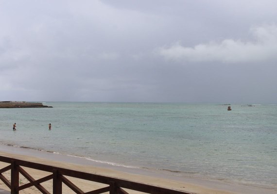 Último dia do ano deve ser marcado por chuvas isoladas no litoral alagoano