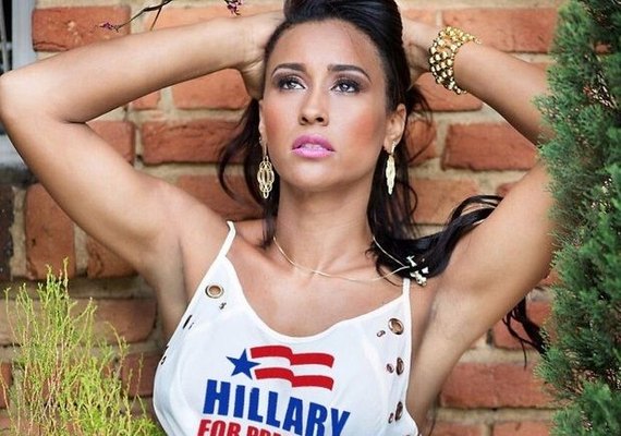 Vestindo a camisa: candidatas a miss bumbum demonstram apoio a Hillary ou a Trump