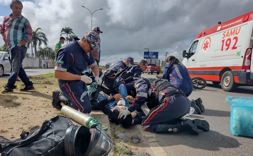 Colisão envolvendo duas motocicletas deixa dois irmãos feridos em Arapiraca