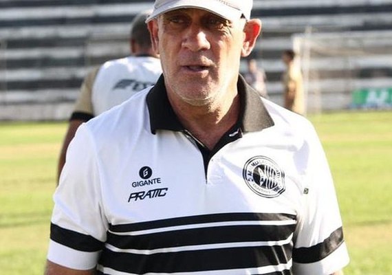 Treinador do ASA, Celso Teixeira rebate acusações do jogador Yamada