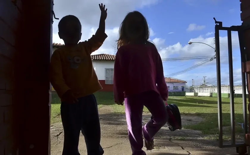 Leis de proteção às crianças enfrentam cultura de violência no país