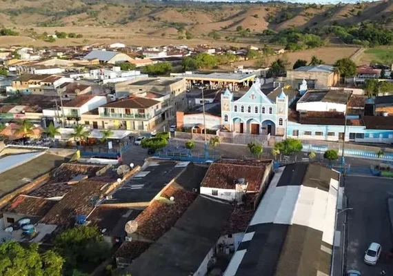 Homem ameaça familiares com facão durante surto em Maribondo