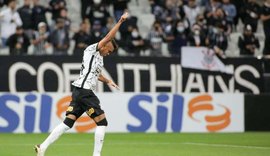 Corinthians derrota Bahia e entra no G4 do Brasileiro