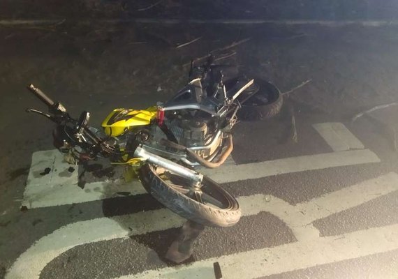 Motociclista e garupa morrem após colisão com caminhão na AL-101