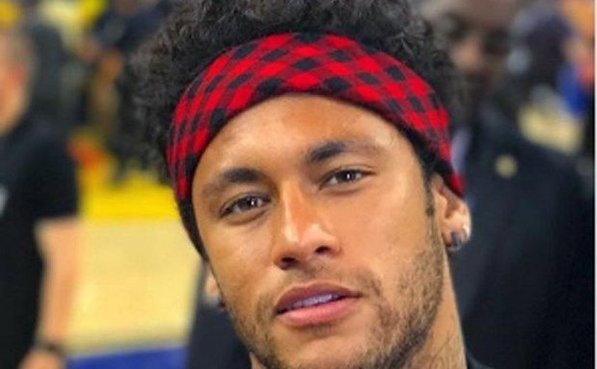 Neymar muda radicalmente de visual, atinge 1 milhão de curtidas e faz sucesso