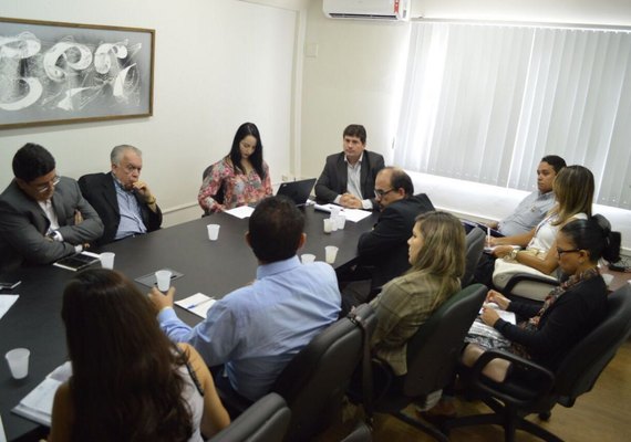 Defensoria discute problema do programa de tratamento do glaucoma em Alagoas