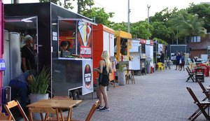 MPF quer definição sobre saída dos foods trucks da Pajuçara