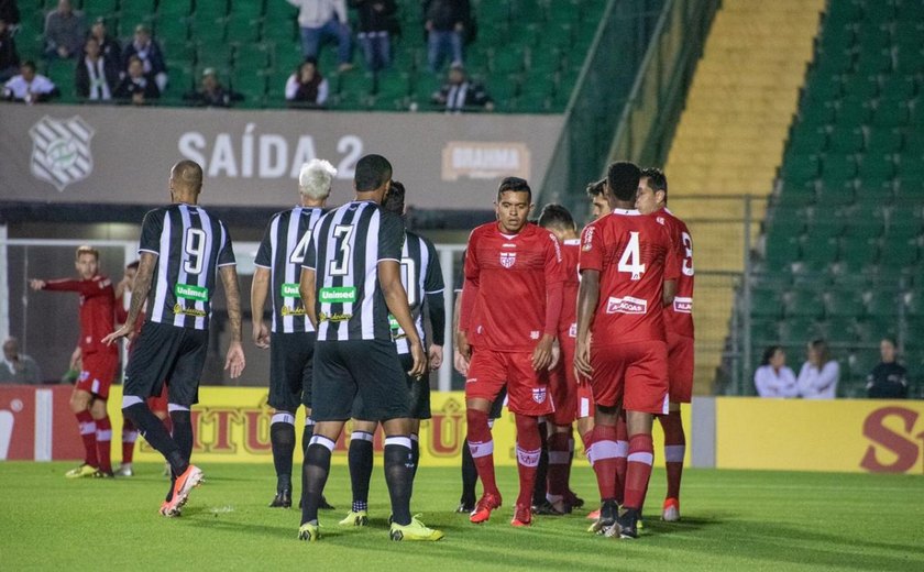 CRB empata com o Figueirense em Florianópolis e fica em sexto lugar na 18ª rodada