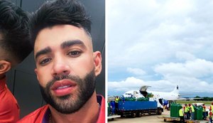 Gusttavo Lima mostra avião com cilindros de oxigênio para Manaus