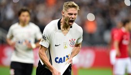 Corinthians conta com pênalti polêmico e afunda o Internacional no Z4