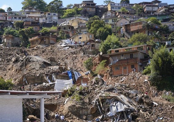 Temporal em Petrópolis deixa 104 mortos; 134 pessoas estão desaparecidas