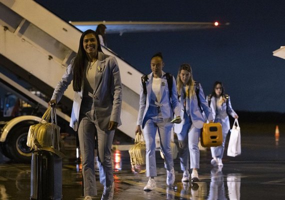 Seleção brasileira feminina desembarca na Austrália para a Copa do Mundo
