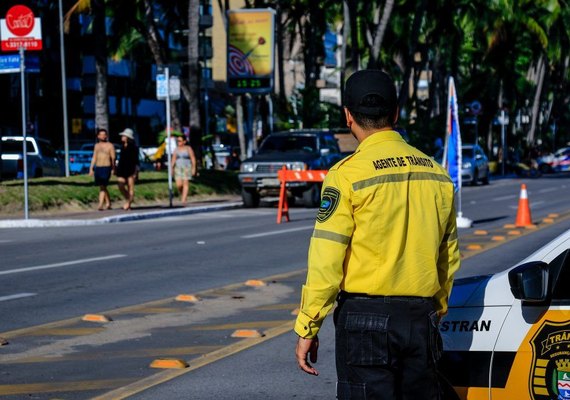 Avenida Doutor Antônio Gouveia, na orla de Maceió, volta a ser mão dupla nesta 2ª