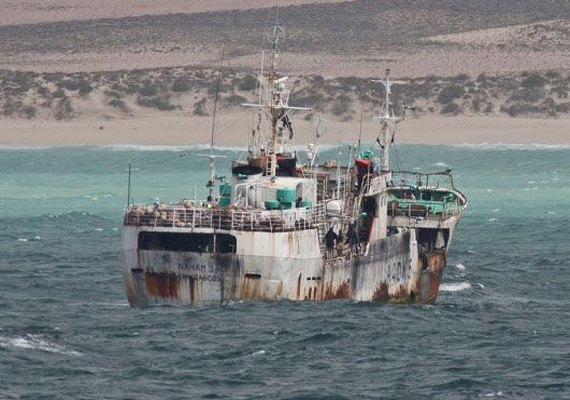 Após cinco anos de cativeiro, piratas somalis libertam 26 reféns