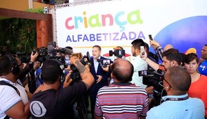 Governo lança programa para diminuir índices de analfabetismo em Alagoas