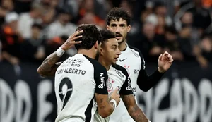 Corinthians derrota Peñarol para seguir 100% na Libertadores