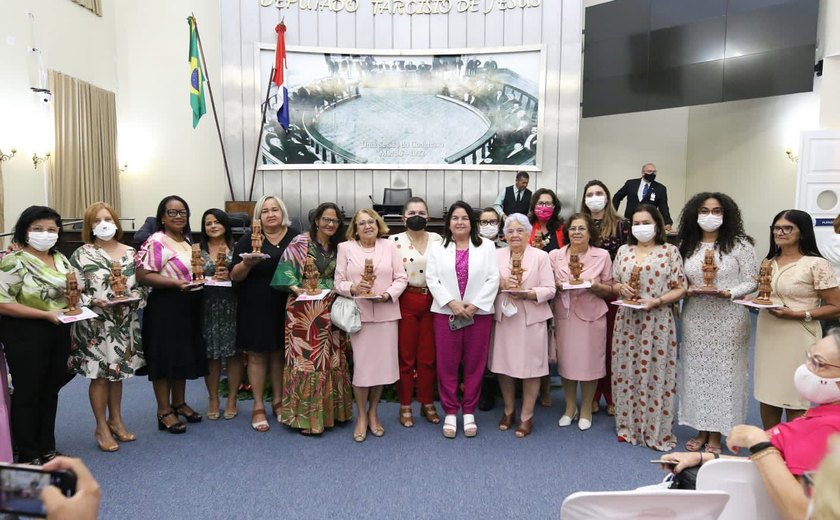 'Mulheres Guerreiras' alagoanas são homenageadas em sessão especial da Assembleia Legislativa