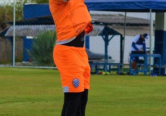 CSA volta aos trabalhos com palestra para o elenco