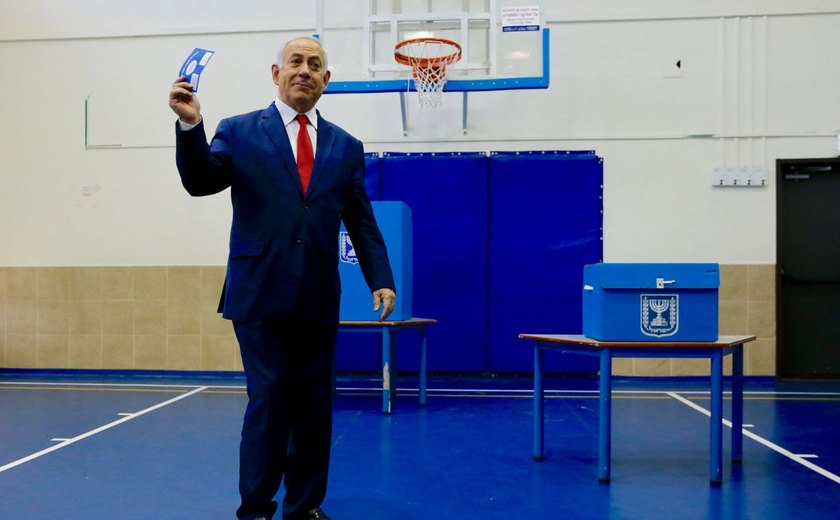 Israel inicia eleições legislativas que decidirão futuro de Netanyahu