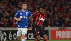 Atlético-PR perde em casa para o Cruzeiro e vê crise se agravar