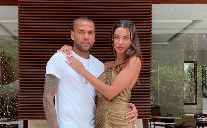 Preso em Barcelona, jogador Daniel Alves liga para a esposa e implora para manter o casamento