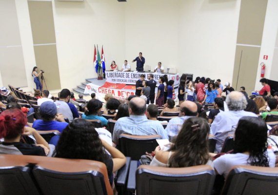 Assembleia unificada debate greve e eleição para reitor da Ufal