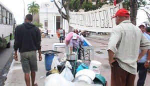 Movimentos sociais iniciam vigília em Maceió