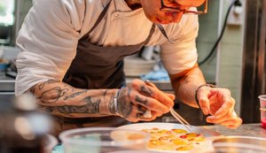 Moisés Batista, participante do MasterChef de 2023, será premiado com o 10º Prêmio Oscar Alagoano