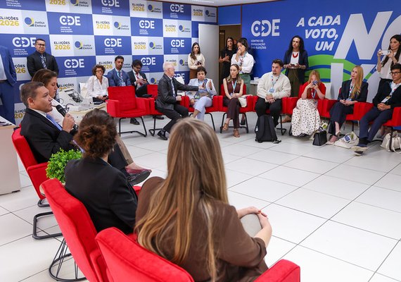 TSE reúne influenciadores digitais em estratégia contra desinformação nas redes