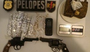 Trio é preso e menor apreendido com armas e drogas em Maragogi