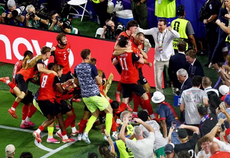Em final insano, Argélia e Áustria empatam e avançam para a segunda fase