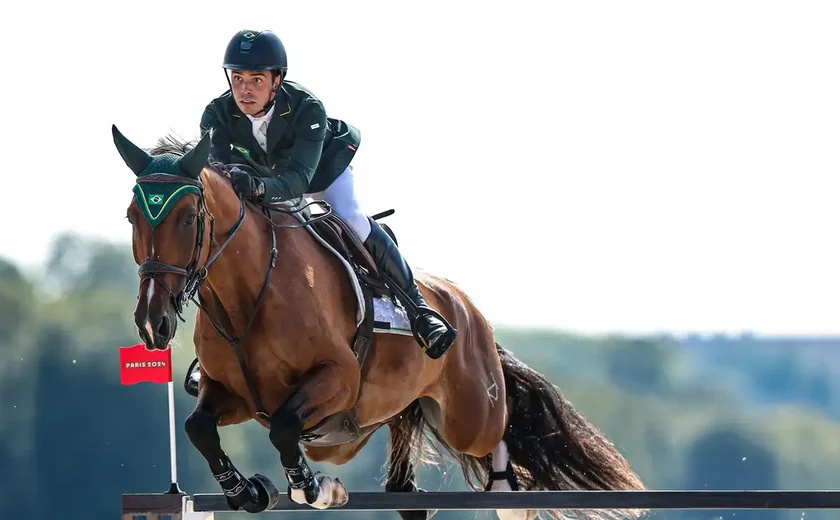 Stephan Barcha é quinto no concurso de saltos do hipismo