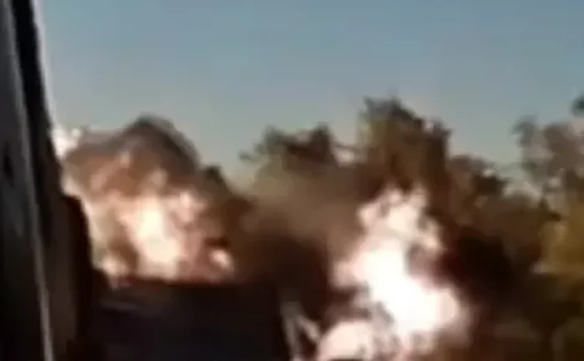 Quatro pessoas morrem em colisão entre carretas seguida de explosão no Sul do Brasil