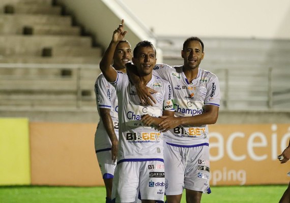 CSA derrota o Cruzeiro em Arapiraca e sai na frente por vaga na Copa do Brasil de 2023