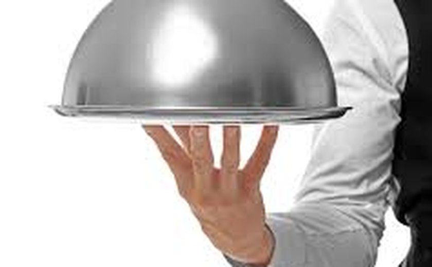 Garçom é preso suspeito de desviar dinheiro de bar em Maceió