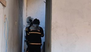 Incêndio em residência mobiliza Corpo de Bombeiros no bairro Levada