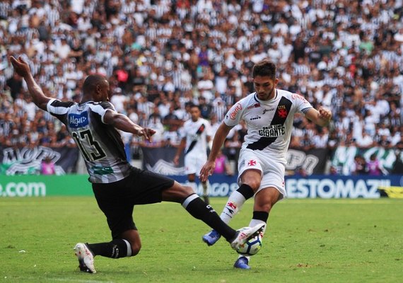 Vasco sofre, mas empata com Ceará e se livra do rebaixamento