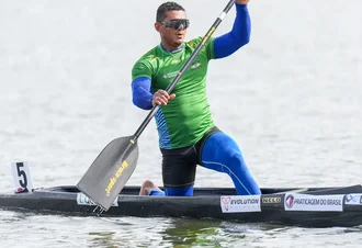 Isaquias Queiroz é campeão mundial no C1 500m na Polônia