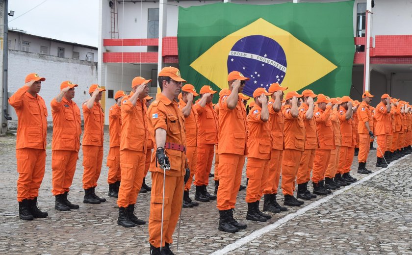 Corpo de Bombeiros inicia maior turma do Curso de Aperfeiçoamento de Praças
