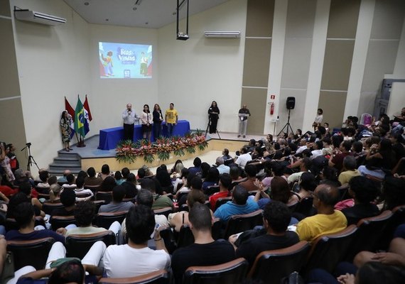 Aula inaugural na Ufal contou com palestra do jornalista Leonardo Sakamoto