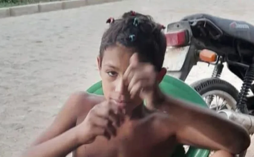 Adolescente de 14 anos morre e seu pai e irmão ficam feridos em capotamento de carro