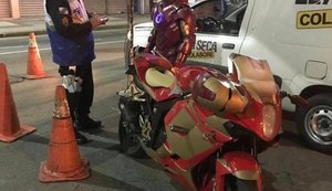'Homem de Ferro' é parado durante Operação Lei Seca no Rio de Janeiro
