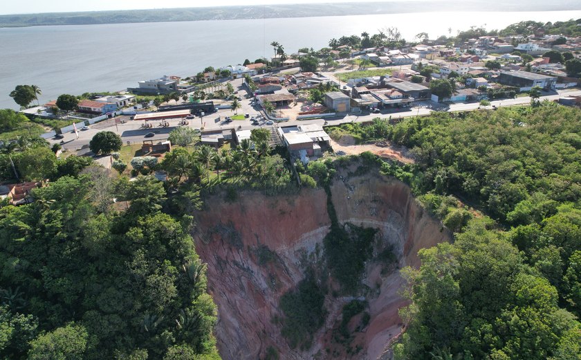 Cratera aterroriza moradores da Santa Amélia