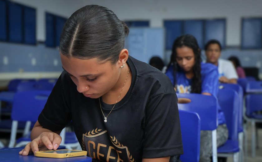 Rede estadual conquista 45 medalhas nas olimpíadas alagoanas de Química, Matemática e Quimeninas