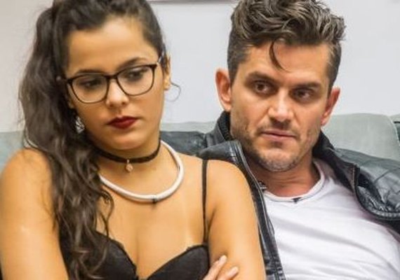 'BBB17': Marcos se irrita após Emilly exigir atenção. 'Não quero teatrinho hoje'