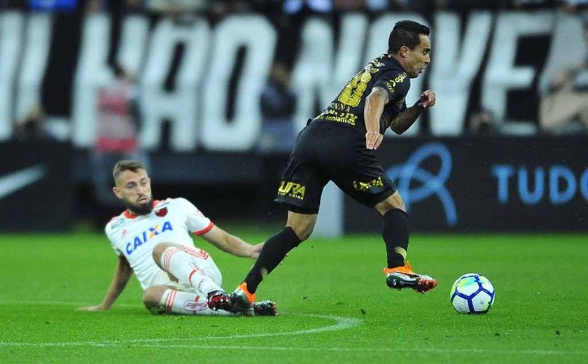 Paquetá faz dois e Corinthians perde para Flamengo pela primeira vez na Arena